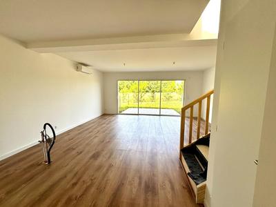 Maison - 92 m² - 4 pièces