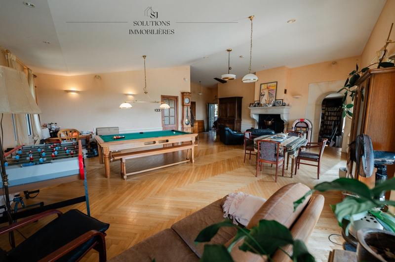 Maison - 194 m² - 7 pièces