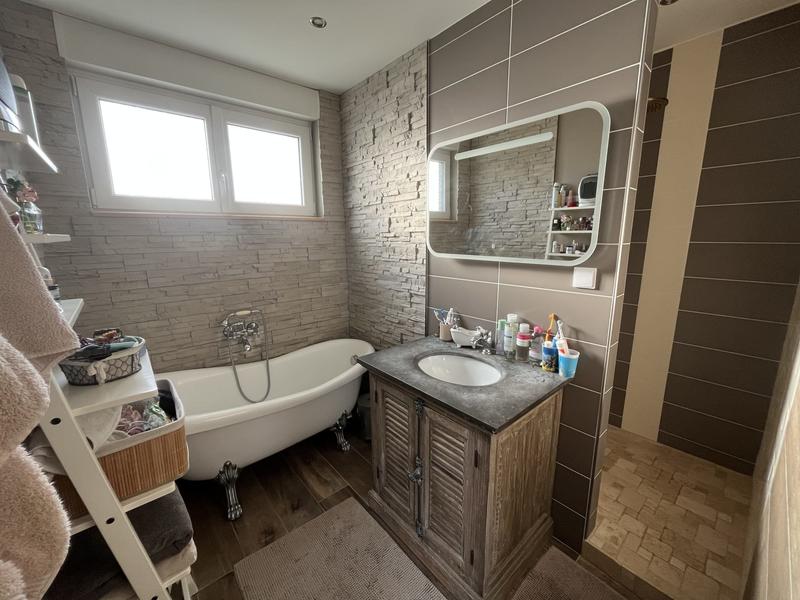 Maison - 137 m² - 6 pièces