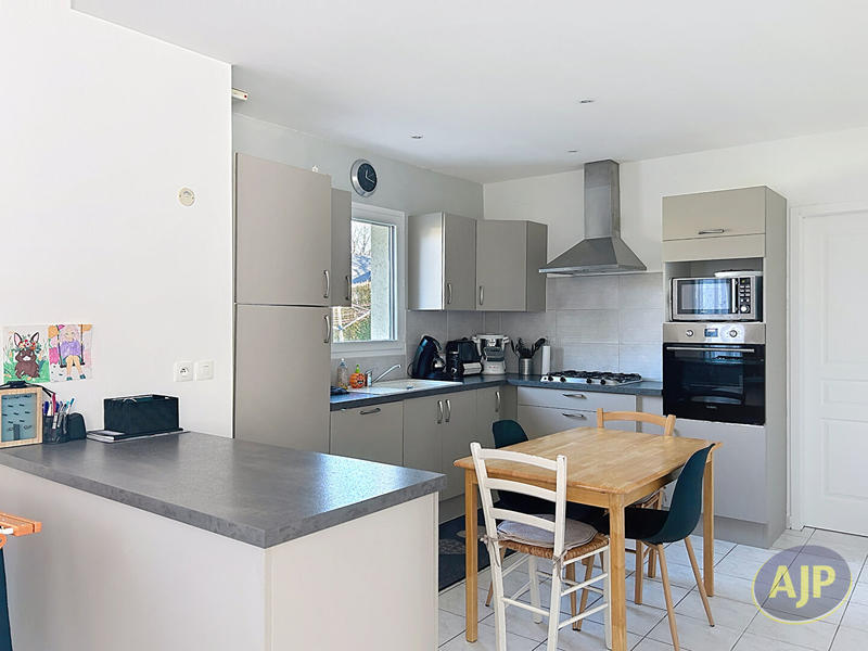 Maison - 87 m² - 5 pièces