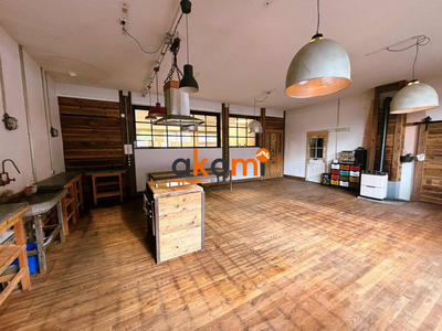 Local commercial - 232 m² - 9 pièces