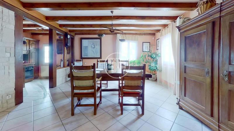 Maison - 200 m² - 6 pièces