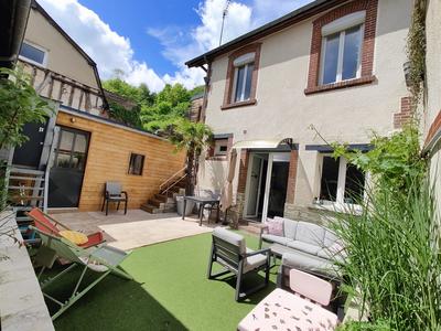 Maison - 98 m² - 5 pièces