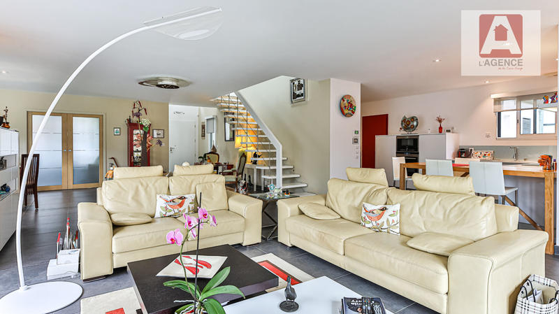 Maison - 187 m² - 6 pièces