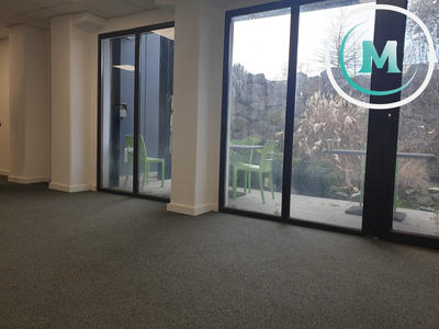 Bureau - 50 m² - 1 pièce