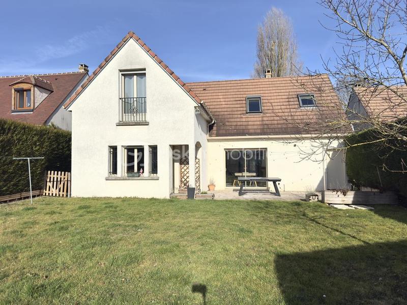 Maison traditionnelle - 130 m² - 6 pièces