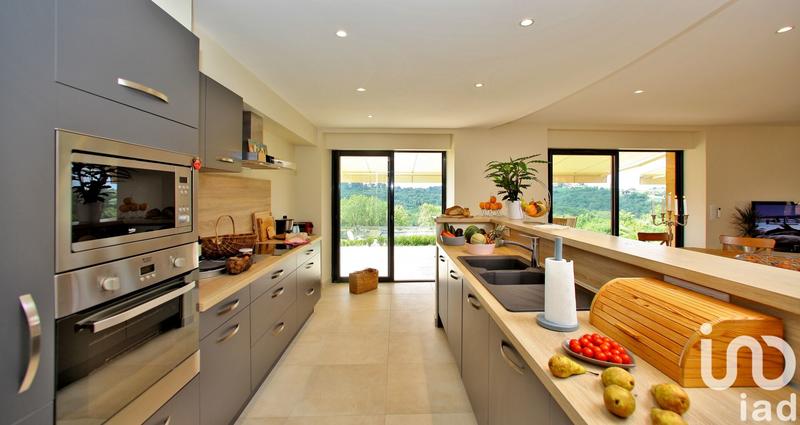 Maison - 760 m² - 21 pièces