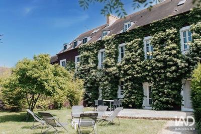 Maison - 1 445 m² - 20 pièces