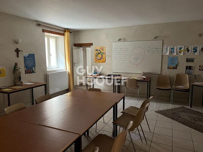 Maison - 280 m² - 6 pièces