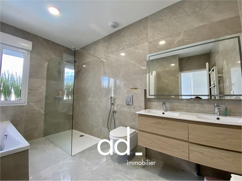 Maison - 120 m² - 5 pièces