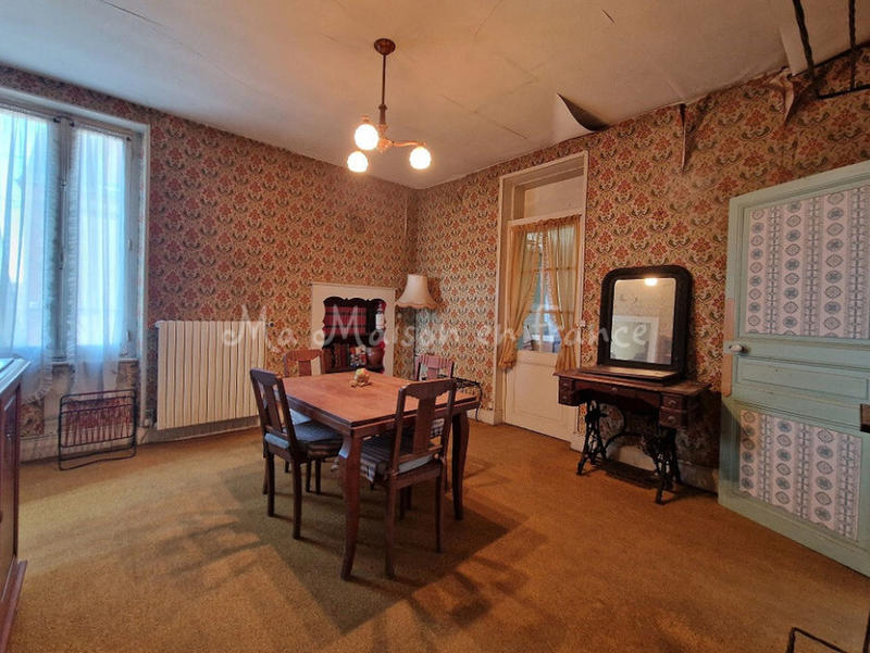 Maison - 152 m² - 8 pièces