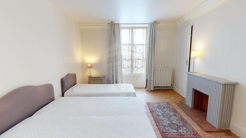 Propriété - 420 m² - 14 pièces