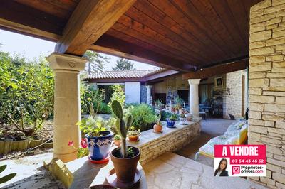 Demeure - 235 m² - 6 pièces