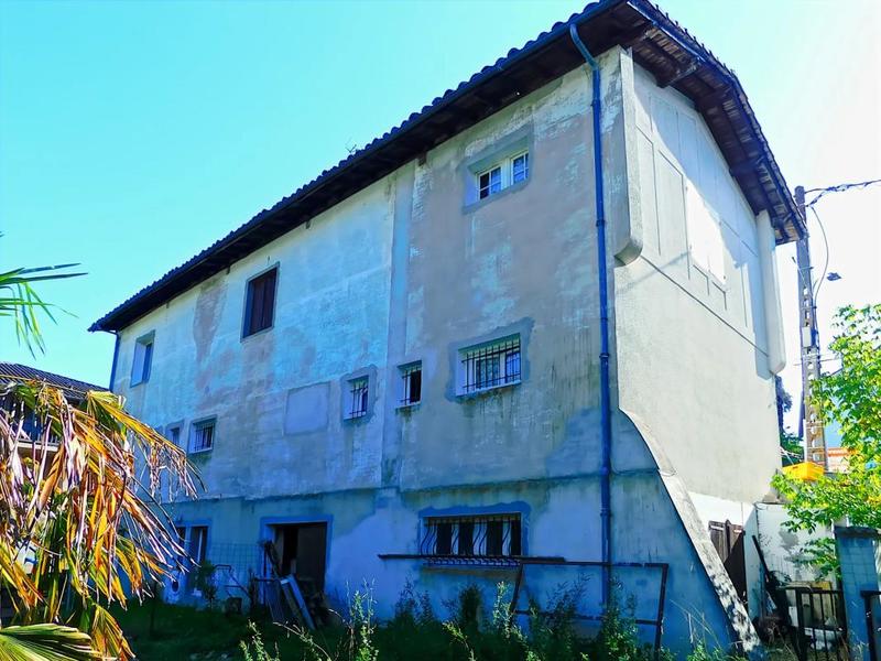 Appartement - 195 m² - 9 pièces