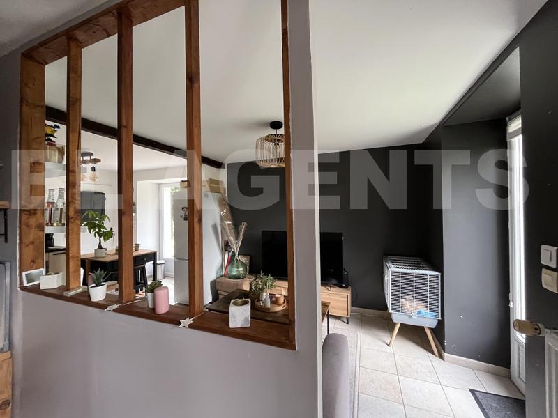 Maison - 270 m² - 10 pièces