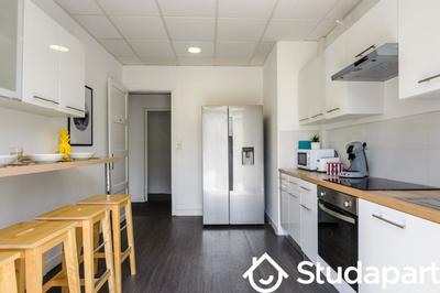 Chambre - 13 m² - 1 pièce