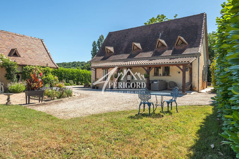 Maison traditionnelle - 145 m² - 6 pièces