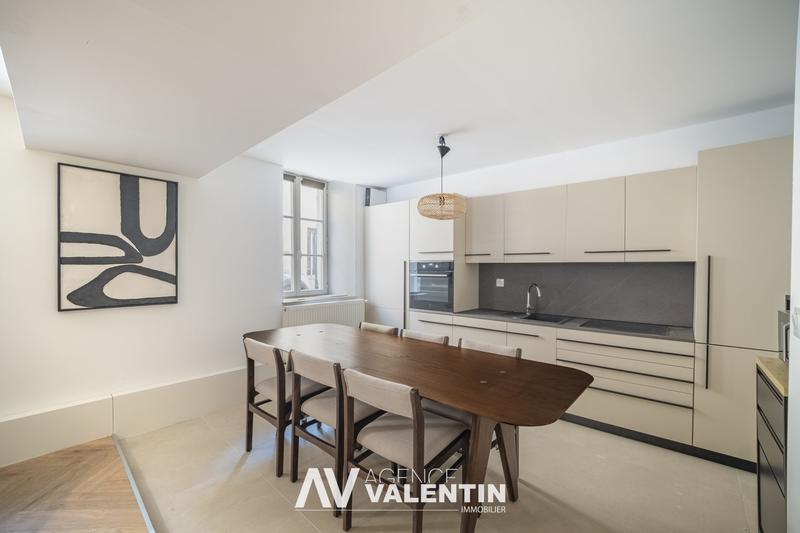 Appartement - 108 m² - 5 pièces