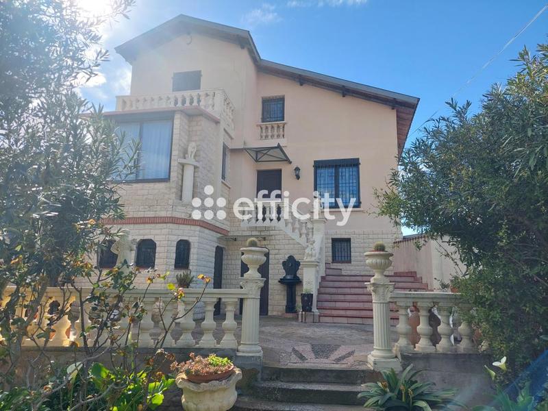 Maison - 164 m² - 8 pièces