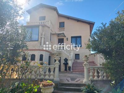 Maison - 164 m² - 8 pièces