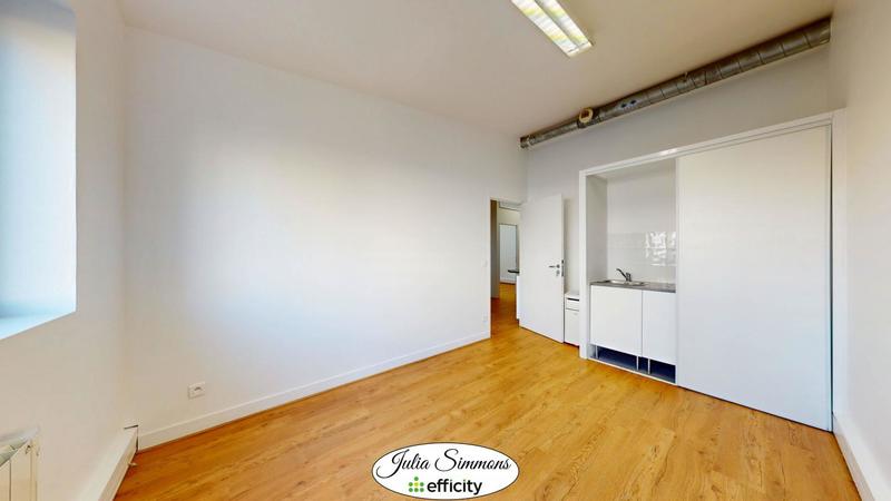 Bureau - 60 m² - 4 pièces