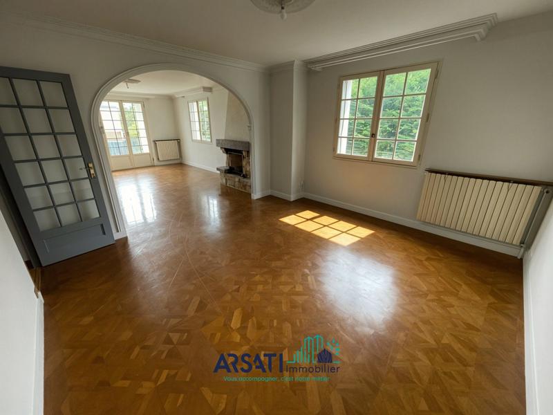 Maison traditionnelle - 143 m² - 6 pièces