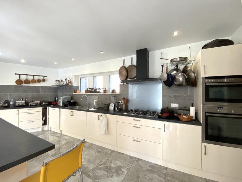 Maison - 524 m² - 15 pièces