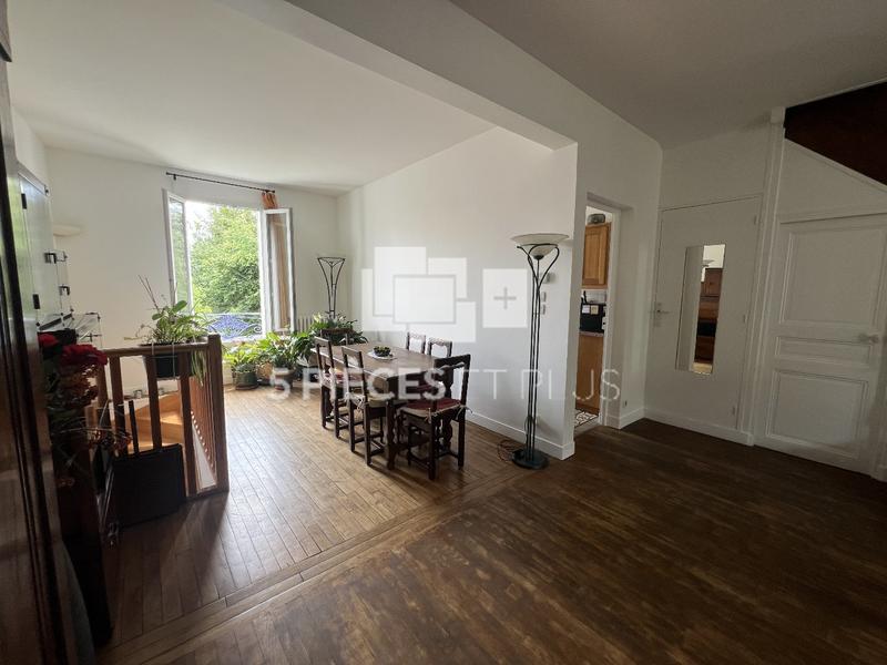 Maison - 200 m² - 7 pièces