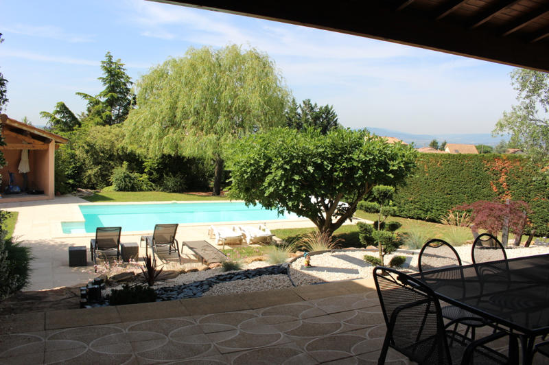 Maison - 220 m² - 6 pièces