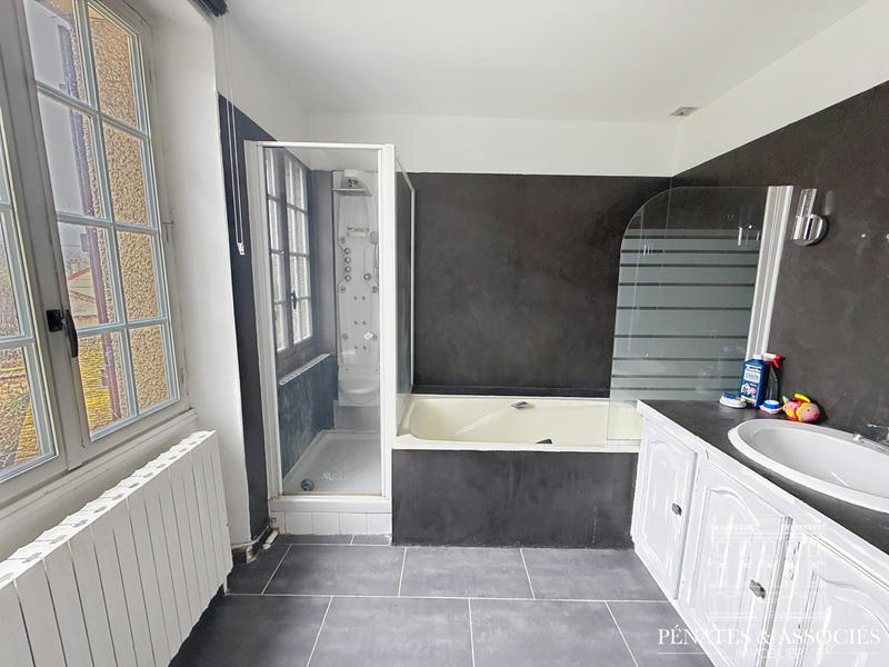 Maison - 156 m² - 7 pièces