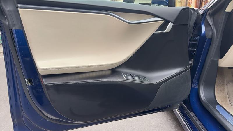 Tesla Model s 100 kWh 422 Dual Motor 100d