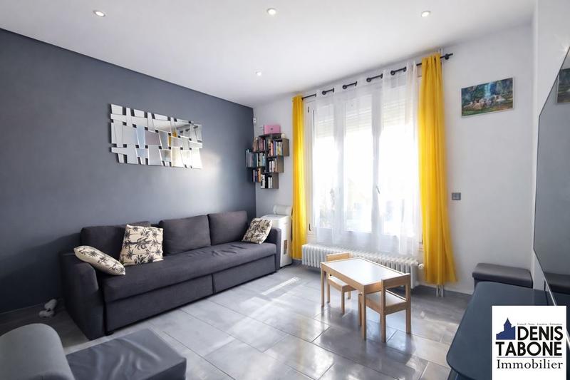 Maison traditionnelle - 102 m² - 6 pièces