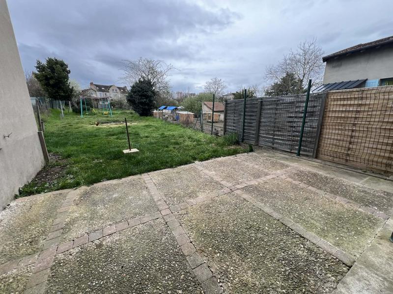 Maison - 95 m² - 4 pièces