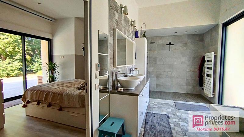 Maison - 210 m² - 6 pièces