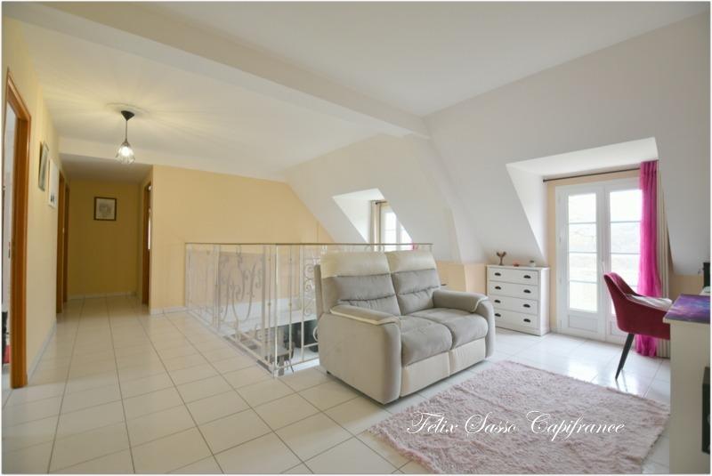 Maison - 220 m² - 6 pièces