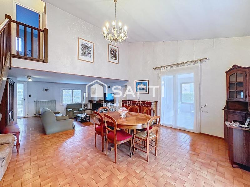 Maison - 171 m² - 6 pièces