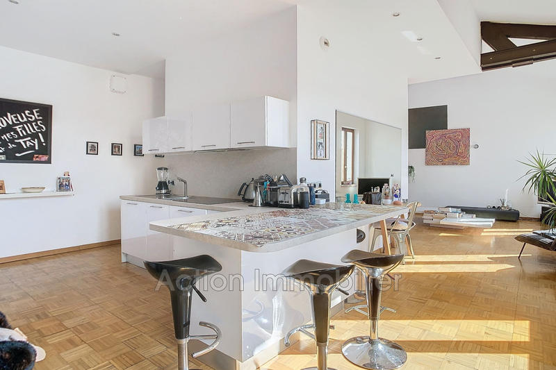 Appartement - 75 m² - 2 pièces