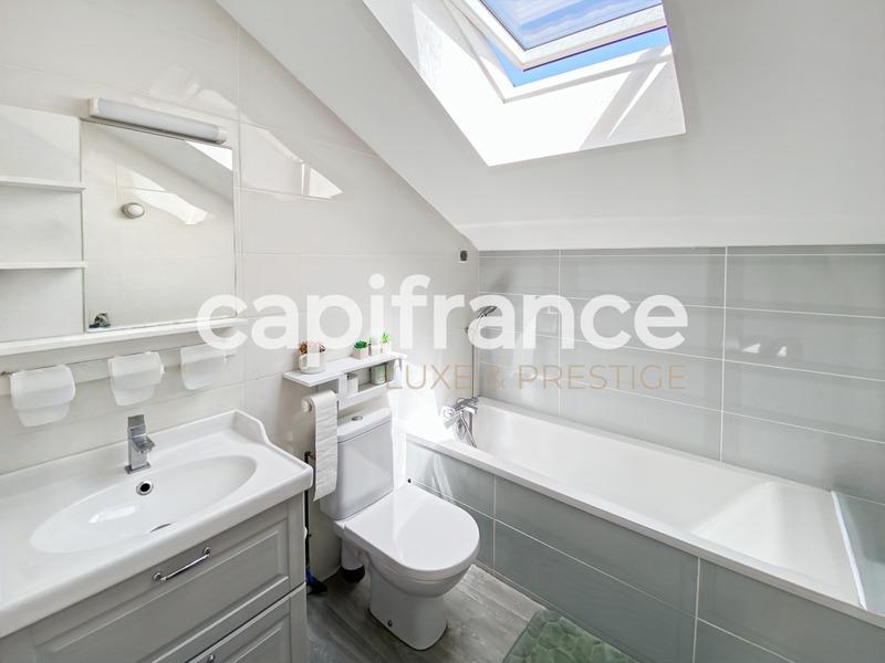 Propriété - 288 m² - 17 pièces