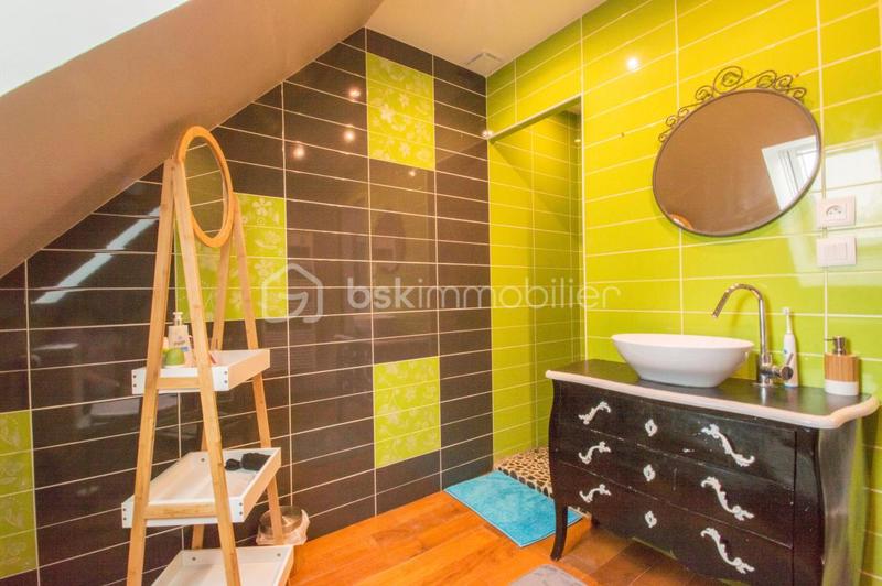 Maison - 94 m² - 6 pièces