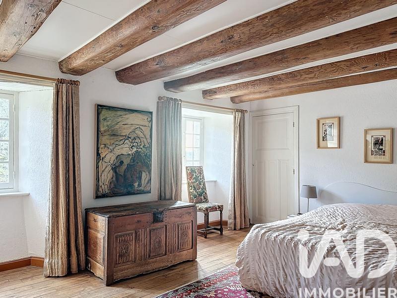 Maison - 270 m² - 11 pièces