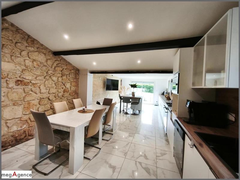 Maison en pierre - 243 m² - 8 pièces