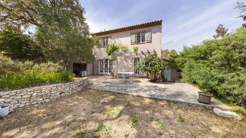 Maison - 170 m² - 9 pièces