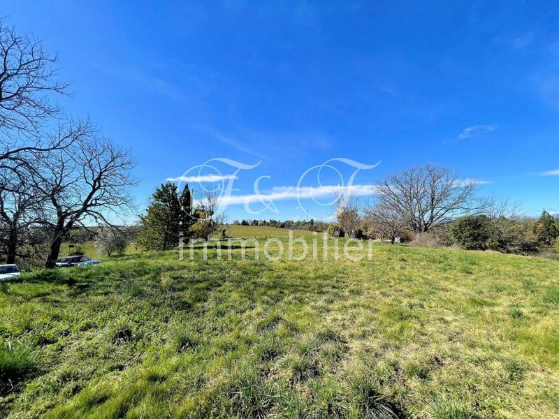 Propriété - 220 m² - 12 pièces