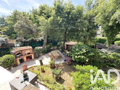 Maison - 230 m² - 9 pièces