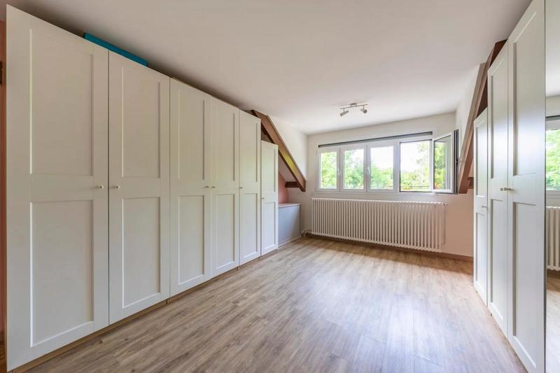 Maison - 237 m² - 7 pièces