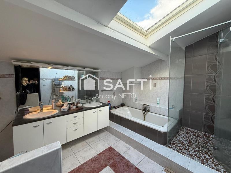 Maison - 190 m² - 6 pièces