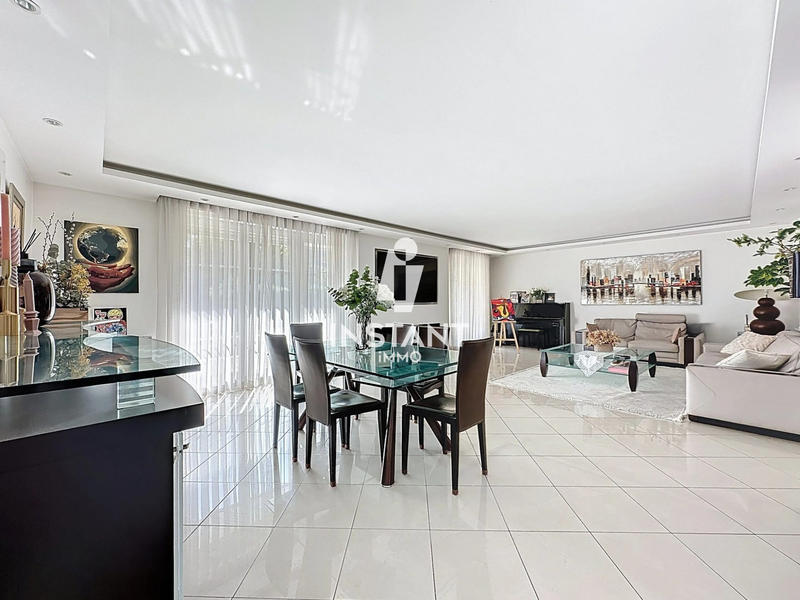 Appartement - 157 m² - 5 pièces