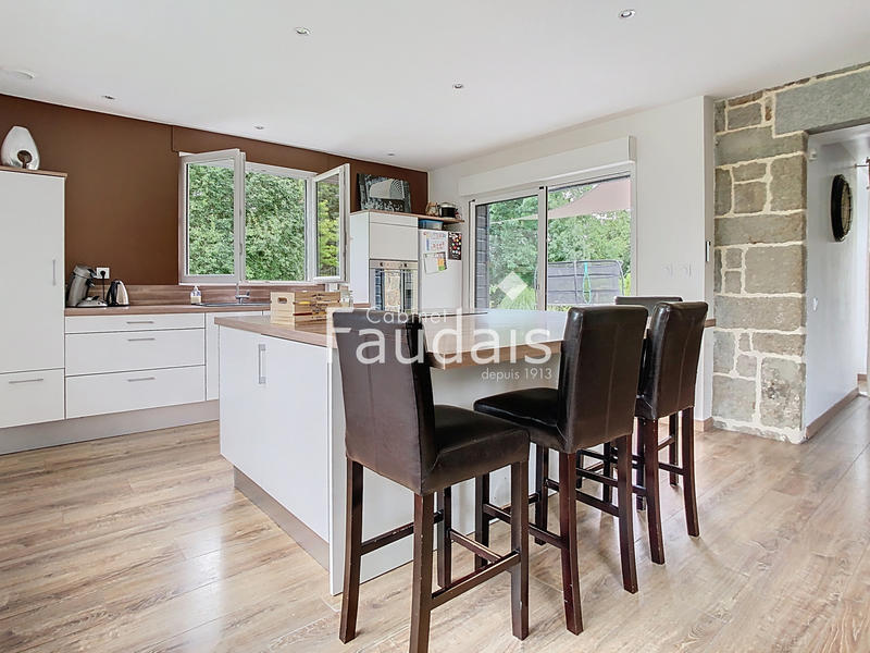 Maison - 171 m² - 6 pièces