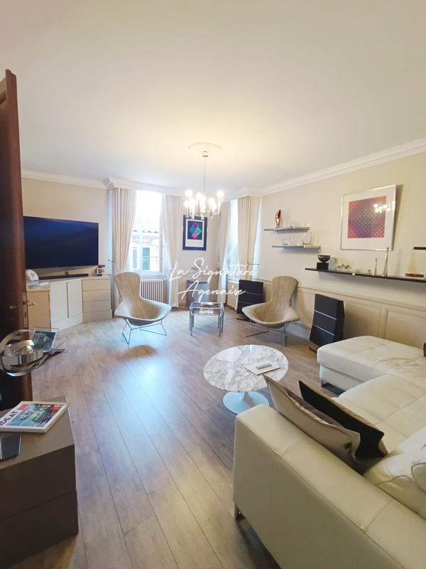 Maison - 336 m² - 12 pièces