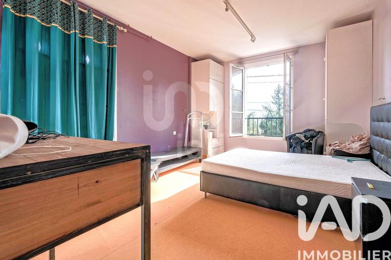 Maison - 1 160 m² - 59 pièces